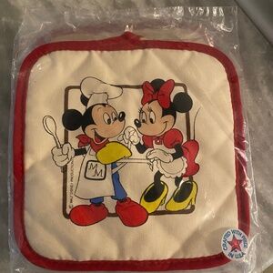 NIP Vintage 1980s Mickey Mouse Minnie Mouse Disney Kitchen Pot Holder Oven Mitt